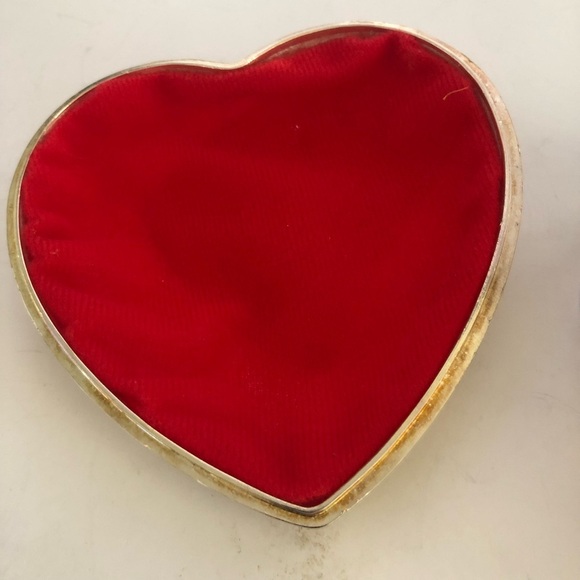 Vintage Heart-Shaped Silver Jewelry Box with Gold Bow. Made in Hong Kong - - Picture 8 of 8